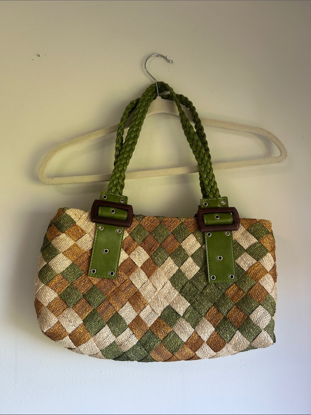 VINTAGE WOVEN STRAW SHOULDER BAG